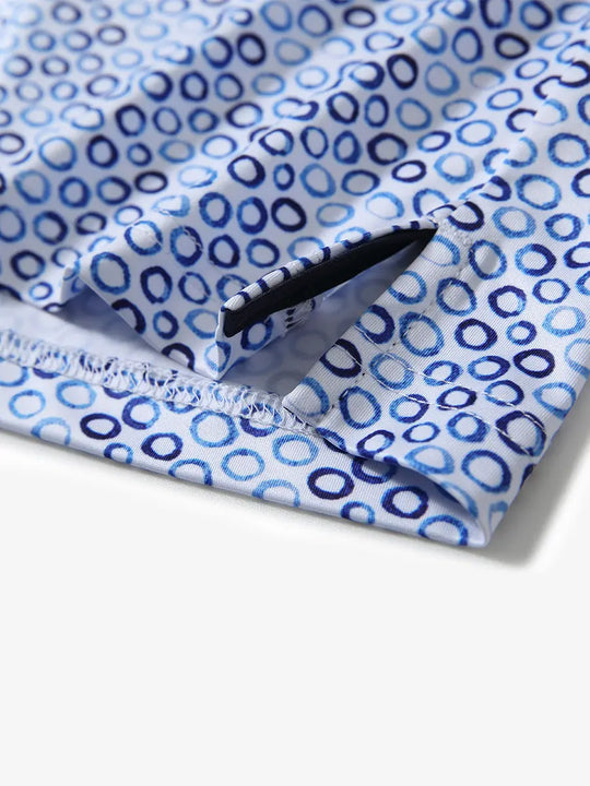 MAELREG's hem slit detail showcases the WHITE BLUE BUBBLE  Polo shirt. Its refined craftsmanship and fabric texture highlight its high quality